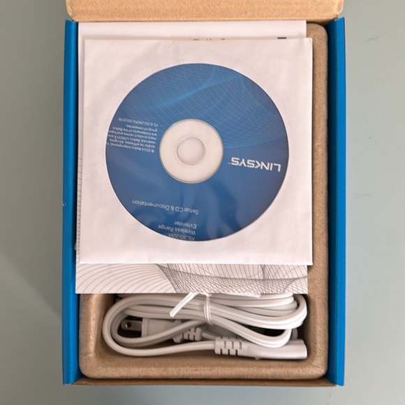 LINKSYS | RE 3000W N300 | Wi-Fi Range Extender - Picture 5 of 7